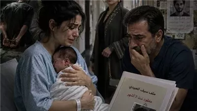 أنجبت طفل زوجي المختفي منذ 7 أشهر... لكن الطبيب انهار بالبكاء عندما رأى العلامة تحت أذنه!