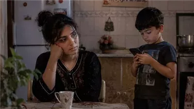 عندما عجزت عن طلب النجدة... أنقذها ابنها بمكالمة واحدة هزّت حياة الجميع!