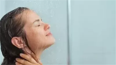  حكم اغتسال الزوجين معاً