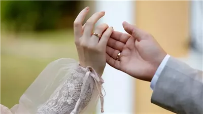 لماذا نهى النبي عن عضل النساء وحذر منه؟ وما معنى عضل النساء؟