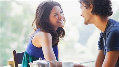 هذه العلامة اذا ظهرت على المرأة فأعلم انها لا تحبك رغم تمثيلها انها تعشقك