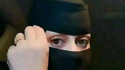 عروسة سعودية فائقت الجمال تكشف اسرار اول ليلة مع زوجها العجوز