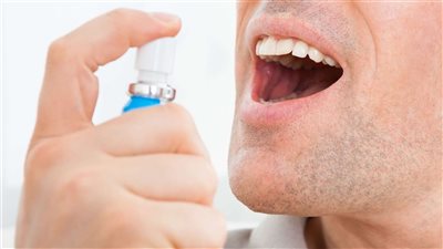سبب رائحة الفم وطرق علاجها