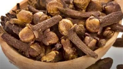 فوائد مضغ القرنفل قبل النوم