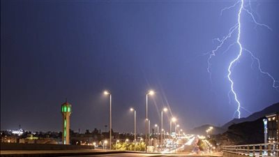  الأرصاد السعودية تطلق الإنذار الأحمر بالمدينة المنورة.. وأمطار رعدية غزيرة على مكة المكرمة 