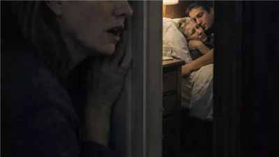 نام بعيدًا عنها ثلاث سنوات… والحقيقة خلف باب غرفة أمه قلبت كل شيء