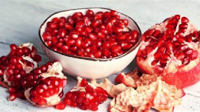 لن تصدقوا هذه الفوائد في قشور الرمان 